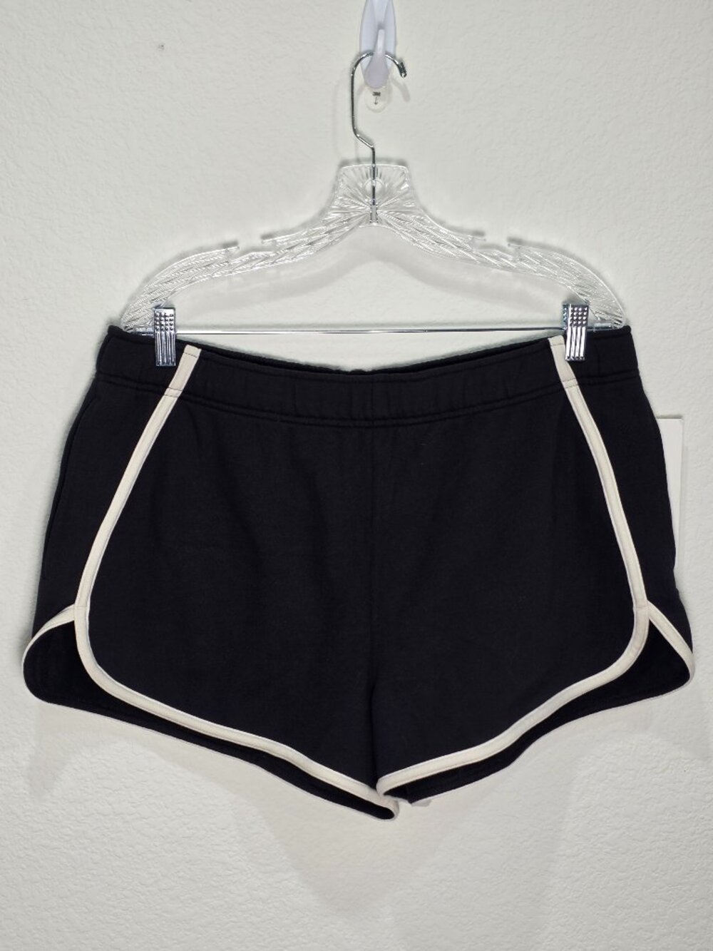 NWT Lululemon Scuba MR Oversized Short 3" *Trim Black Light Ivory XL